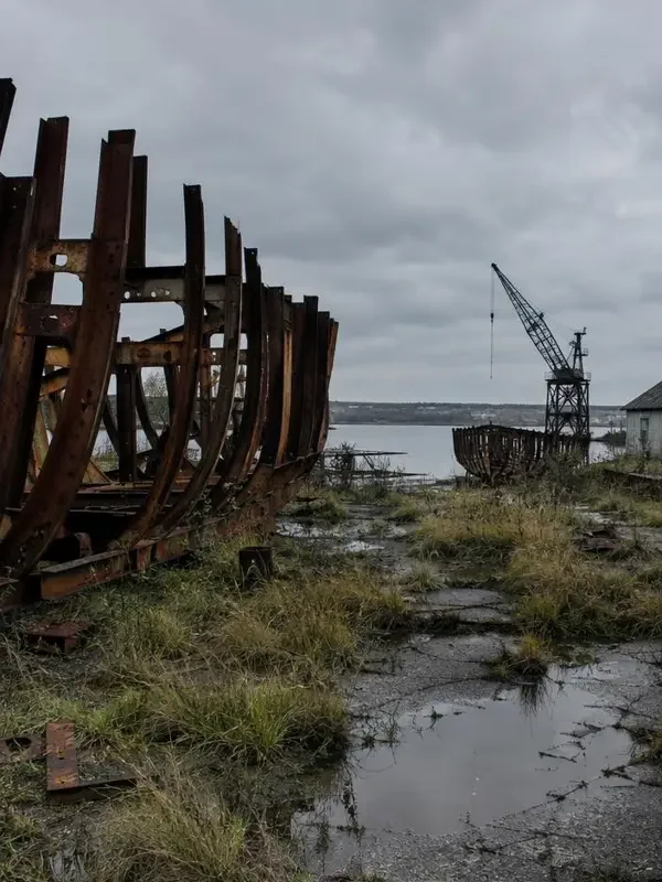 河边的旧船厂海报，免费a v网站糖豆首映片单